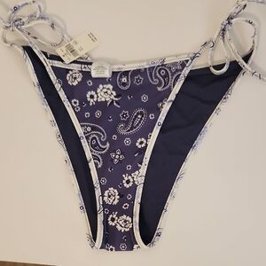 NWT - Aerie Navy and White Paisley Bikini Bottom - L